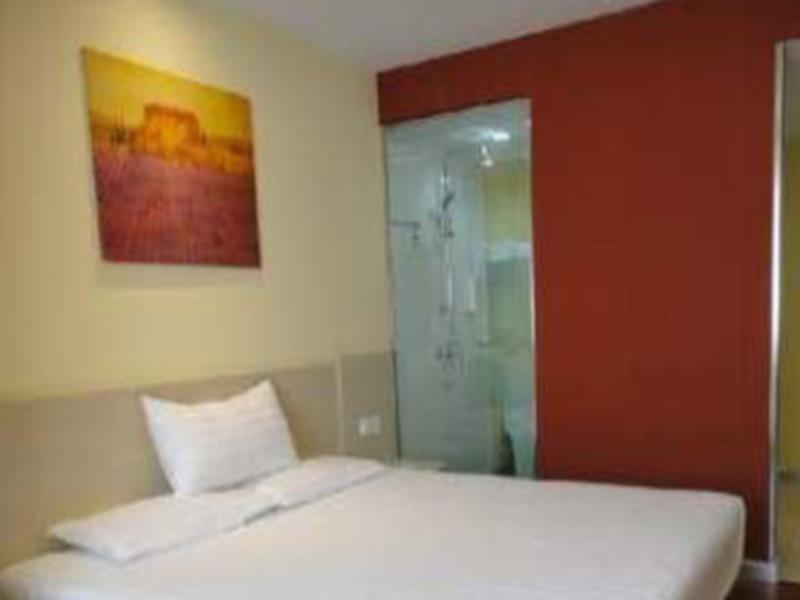Hanting Hotel Yibin Zhongshan Street Εξωτερικό φωτογραφία