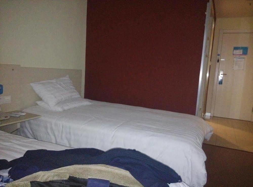 Hanting Hotel Yibin Zhongshan Street Εξωτερικό φωτογραφία