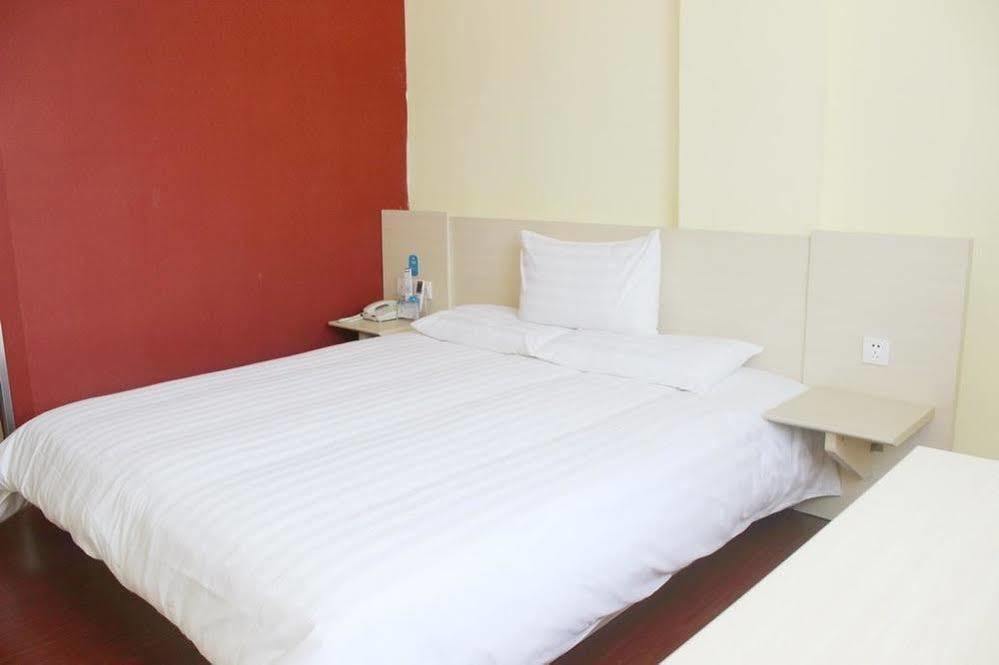 Hanting Hotel Yibin Zhongshan Street Εξωτερικό φωτογραφία